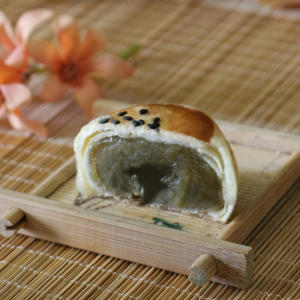 Frame 150 Bánh ngàn lớp trà xanh hoa nhài chảy (kèm hộp thỏ)