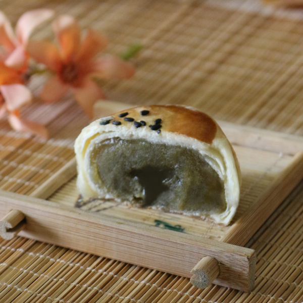 Frame 150 Bánh ngàn lớp trà xanh hoa nhài chảy (kèm hộp thỏ)